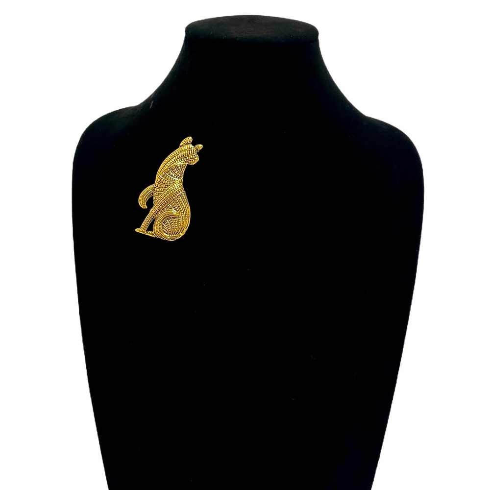 CLASSY CAT Gold Whimsical Textured Brooch | NEW